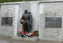 Photo of Эксклюзив: 12 освободителей Таллинна – казахский офицер захоронен у Бронзового солдата?